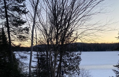 Lac-Saguay Cabina | Amazing log cabin on the lake easy access in winter