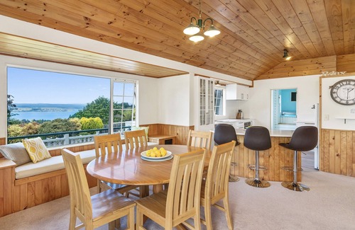 Taupo Cabaña | Retiro Laketop - Acacia Bay Holiday Home