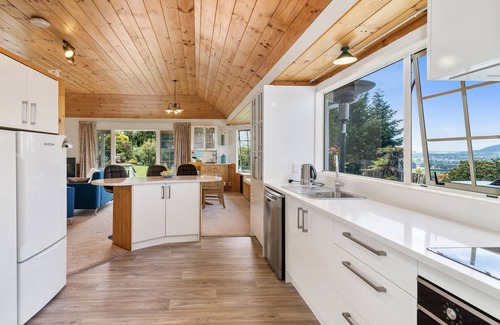 Taupo Cabaña | Retiro Laketop - Acacia Bay Holiday Home
