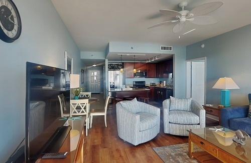 Panama City Beach Condominio | Laketown Wharf Resort by Southern Vacation Rentals