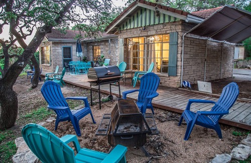 Volente Cabina | LakeTravis Bungalow 2: parque acuático gratuito, a pie del puerto deportivo, comidas y bebidas, lago