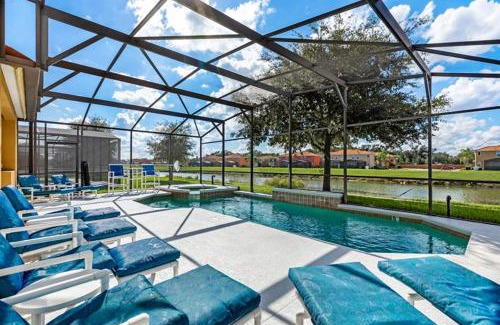 Bellavida Casa | Lakeview 6-Bedroom Retreat with Game Room, Private Pool, Spa & Resort Amenities - Ideal for Families & Groups