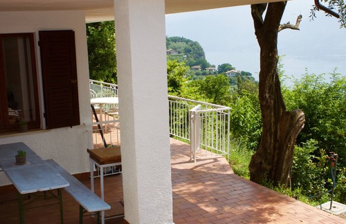 Arias Apartamento | vista al lago y moderna piscina de agua salada