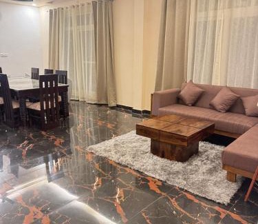 Tehri Apartamento | Lakeview Bliss by the chamolis