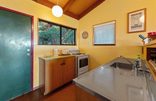 Pukawa Casa | Lakeview Bush Hideaway - Pukawa Holiday Home