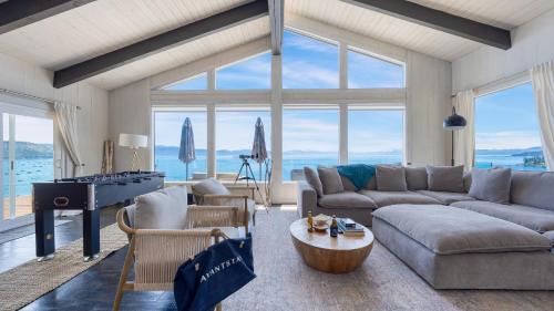 Tahoe Vista Casa | Lakeview by AvantStay Private Waterfront Cabin on Lake Tahoe w Hot Tub Views