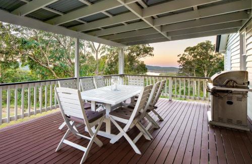 Mooloolah Valley Casa | Lakeview Cottage in Mooloolah Valley