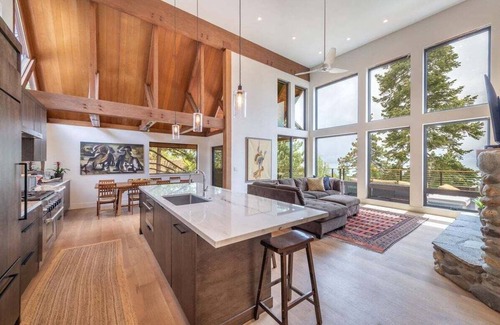 Lake Forest Casa | Impresionantes vistas al lago en Dollar Point con servicios de HOA incluidos