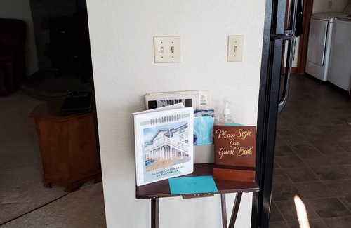 Coulterville Casa | Lakeview Getaway