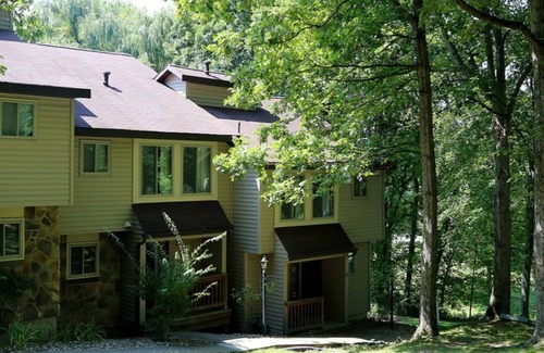 Cheat Lake Casa | Lakeview Golf Resort 2BR Townhouse. Feel Welcome