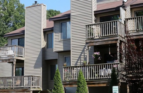 Cheat Lake Casa | Lakeview Golf Resort 2BR Townhouse. Feel Welcome