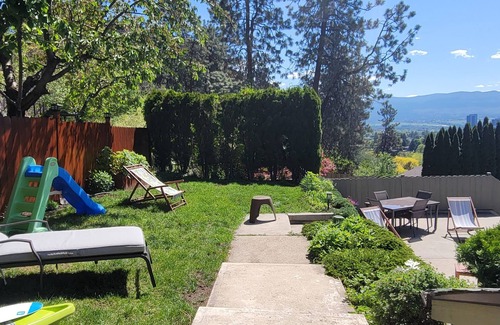 Central Okanagan Casa | Amplia casa con vista al lago recientemente renovada en el corazón de la ciudad