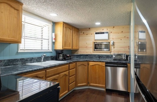 Wishon Casa | Lakeview Home Retreat with Boat slip/RV carport & Game Room/ Dog Friendly!