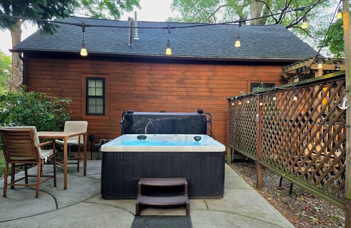 Silver Creek Cabina | LAKEVIEW Hot Tub Retreat Near Wineries!