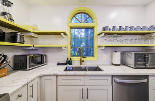 Pocono Summit Casa | Lakeview|! HotTub| Game Room| Community Pool!