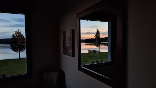 Svardsjo Casa | Lakeview Houses Sweden - Red House