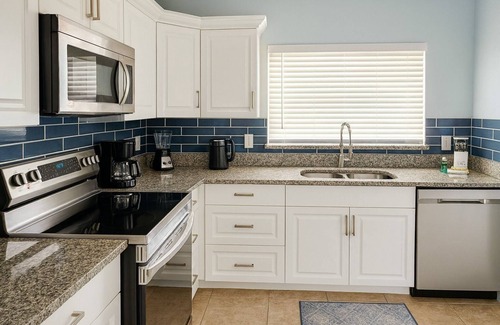 Indian Wells Casa | Lakeview Pool Villa, 3BD/2BA 10 min to Disney!
