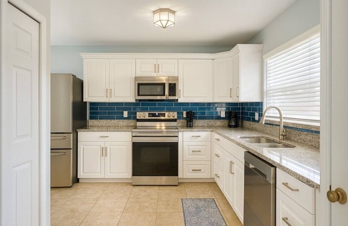 Indian Wells Casa | Lakeview Pool Villa, 3BD/2BA 10 min to Disney!
