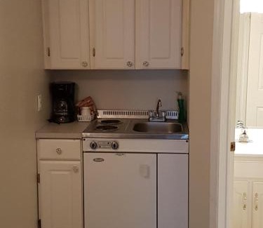 Wasaga Beach Hotel | Lakeview Resort Motel