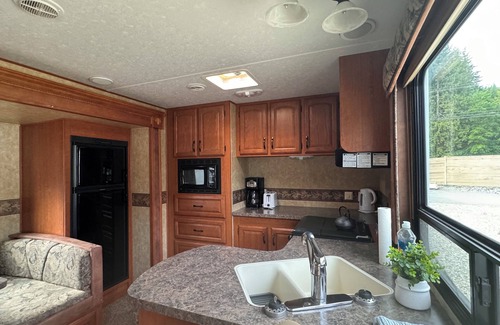 Blind Bay Casa | Lakeview RV Steps from the Lake!