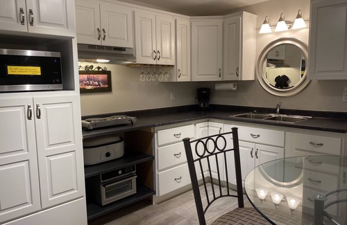 Okanagan-Similkameen Casa | Lakeview Suite at Giants Head Mountain