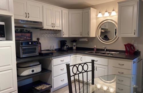Okanagan-Similkameen Casa | Lakeview Suite at Giants Head Mountain