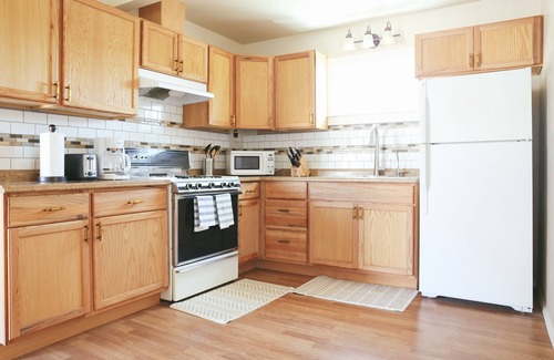 Wofford Heights Cabina | Lakeview Terrace Cal King Studio!