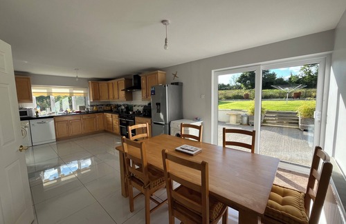 Lough Gowna Casa | LAKEVIEWS & VERY COSY HOUSE WITH BEAUTIFUL SCENERY IN THE VILLAGE OF LOCH GOWNA