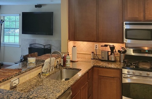 Lakewood Heights Cabaña | Área de Lakewood Bungalow con piscina y terraza