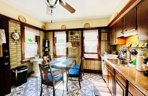 Lakewood Casa | Deluxe Historic Victorian 5 Bed, 2. 5 baños en Trendy Hip Lakewood