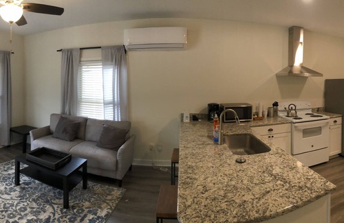 Durham Apartamento | Lakewood/Lyon Park Renovated Cottage Near Duke 23B