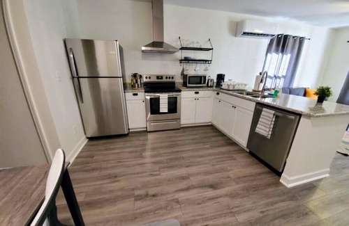 Durham Apartamento | Lakewood/Lyon Park Renovated Cottage Near Duke 28B