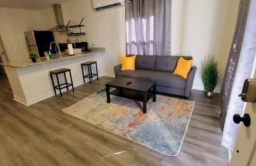 Durham Apartamento | Lakewood/Lyon Park Renovated Cottage Near Duke 26A
