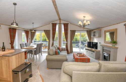 Woodhall Spa Casa | Lakewood Retreat