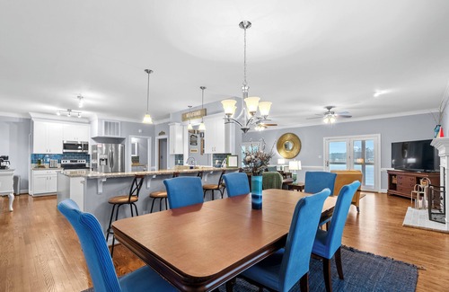 Henrico Casa | Lakin' Memories, 2 Kitchens, Detached Game Rm/Gym, Lakin' Memories, 2 Kitchens, Detached Game Rm/Gym