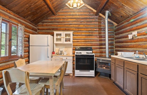 Cheyenne Crossing Cabina | Cabaña Lakota por Spearfish Creek