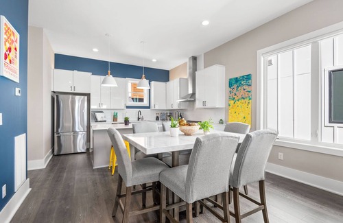 Whitebridge Casa | LaLa Lounge - Artful 2 Bedroom Townhouse with View