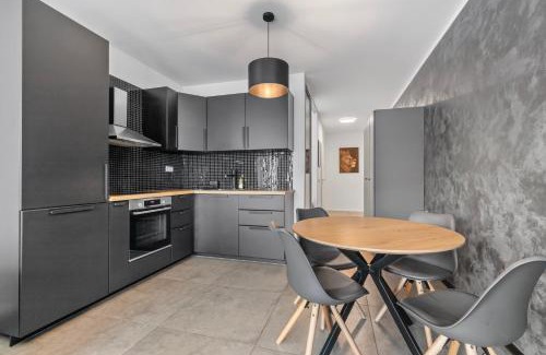 Nove Mesto Apartamento | LAM Felidae - AC - Balcony