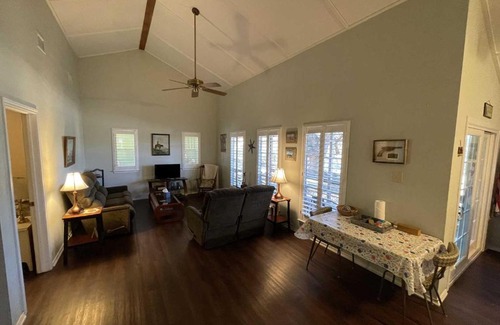 Bandera Casa | Lambert Park on Medina River