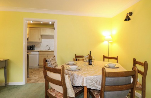 Seaford Cabaña | LAMBLES, pet friendly, with a garden in Seaford