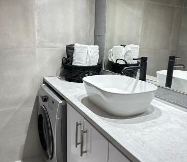 Windhoek Central Apartamento | LAmour Haven