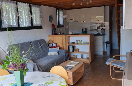 Biscarrosse Villa | Encantadora casa conectada en residencia levantada cerca del lago de Biscarosse