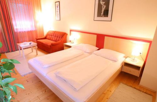 Rudersdorf Casa | Landgasthof Zum Alten Weinstock