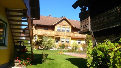 Aigen im Ennstal Apartamento | Landhaus Tippl