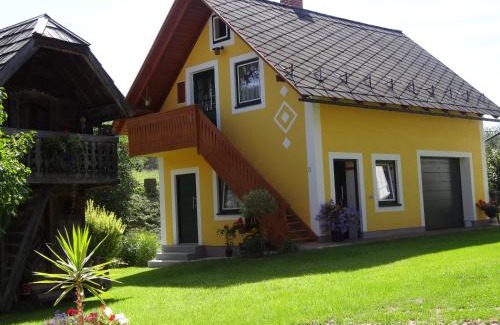 Aigen im Ennstal Apartamento | Landhaus Tippl