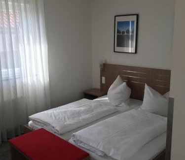 Dornstadt Hotel | Landhotel Gasthof am Berg