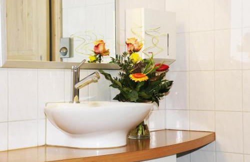 Markt Erlbach Hotel | Landhotel Rangau Gasthof & Brennerei