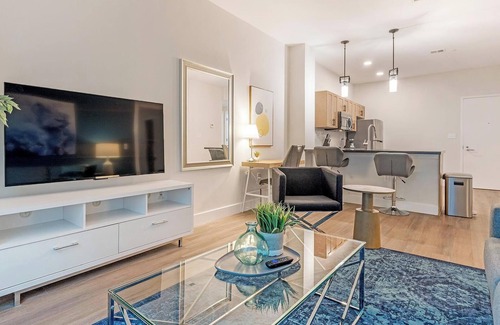 Kensington Apartamento | Landing | Amazing 1BD, Clubhouse, Gym