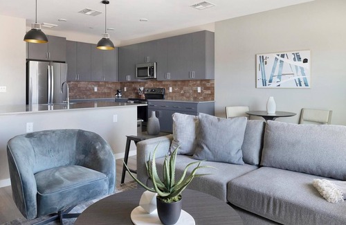 Warehouse District Apartamento | Landing | Amazing 1BD, Clubhouse, Pool