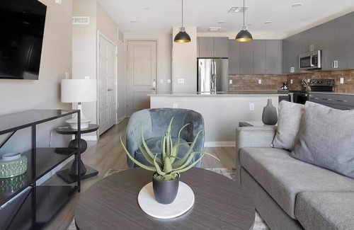 Warehouse District Apartamento | Landing | Amazing 1BD, Clubhouse, Pool